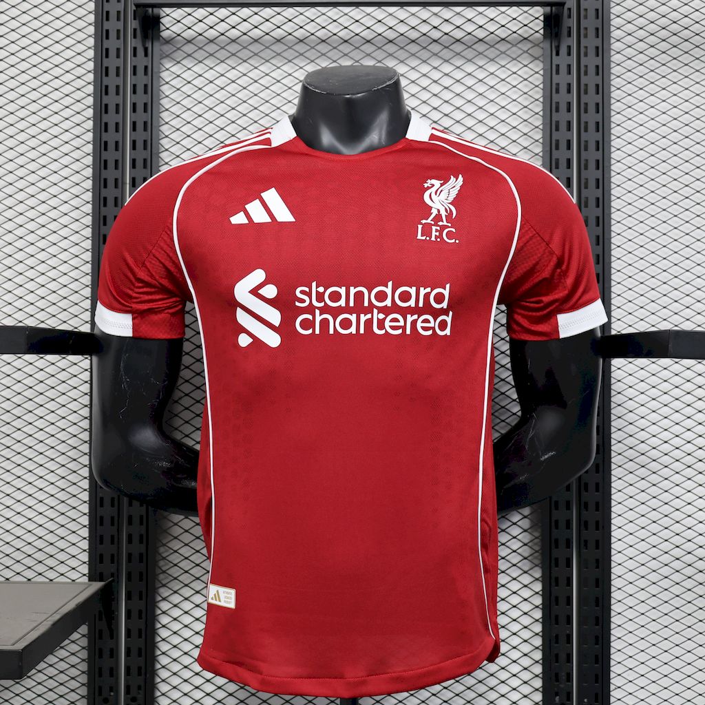 Camisa Liverpool I 2025/26 - Jogador Masculina - Vermelho e Branco