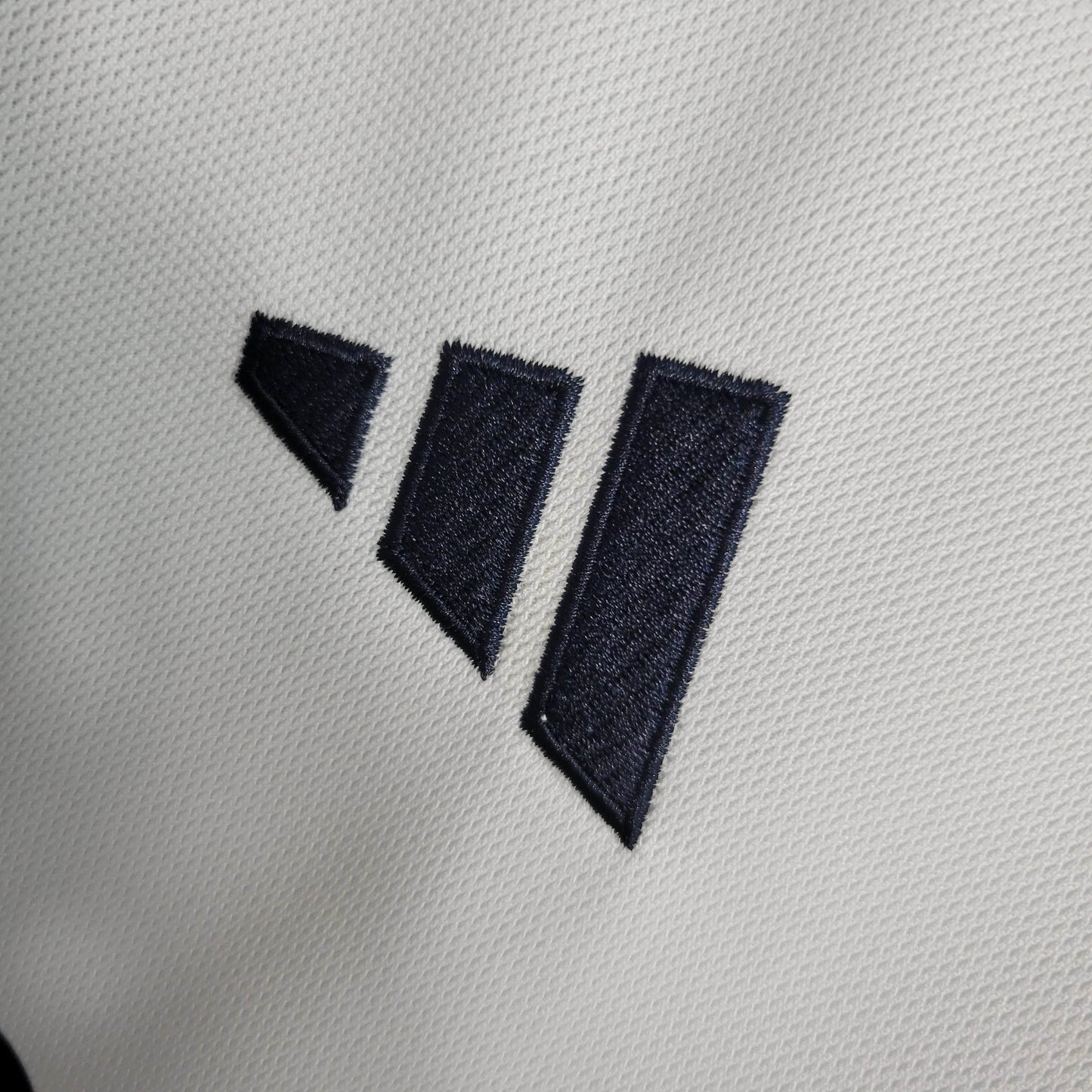Camisa Real Madrid I 23/24 Torcedor Masculina - Branca
