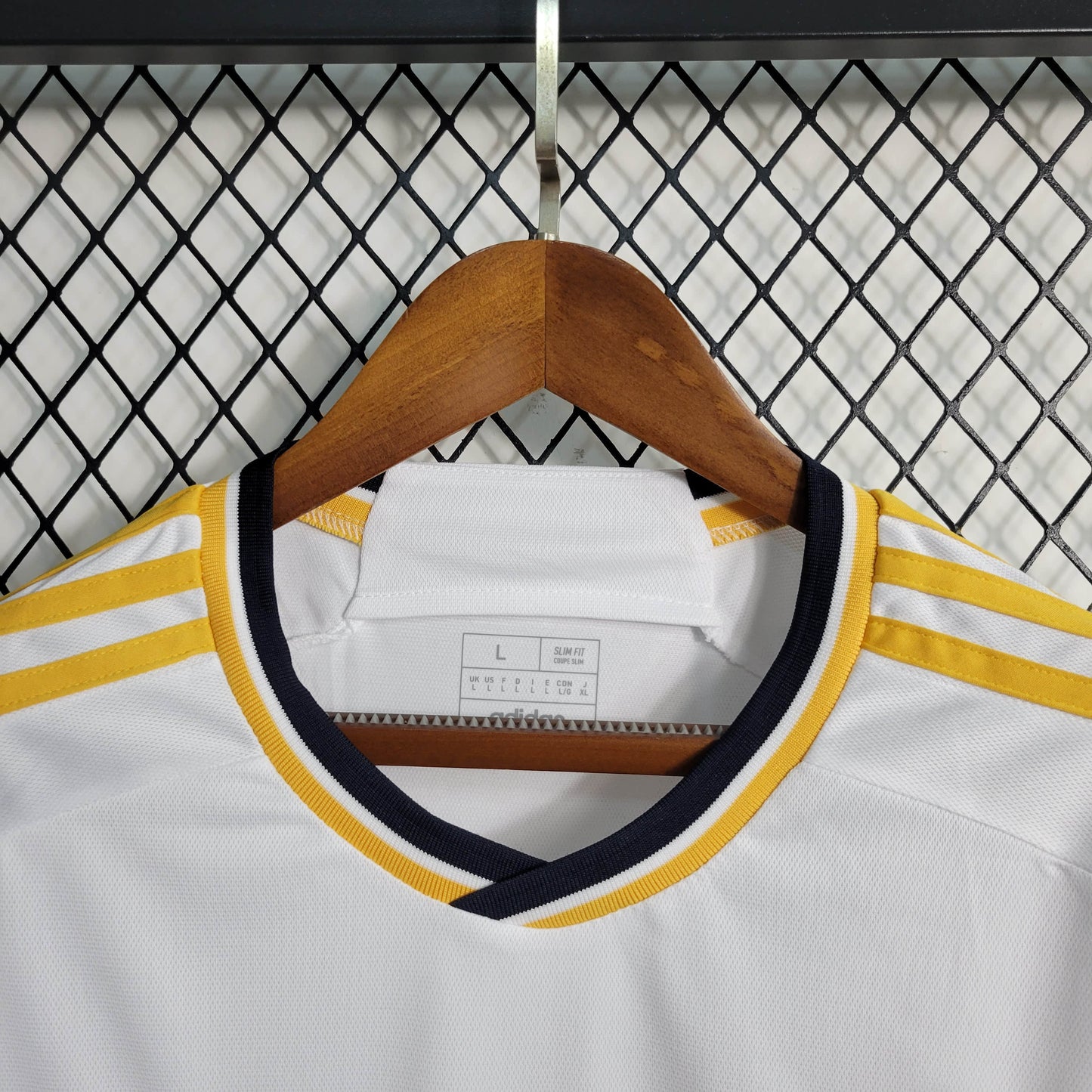 Camisa Real Madrid I 23/24 Torcedor Masculina - Branca