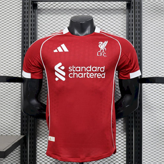 Camisa Liverpool I 2025/26 - Jogador Masculina - Vermelho e Branco