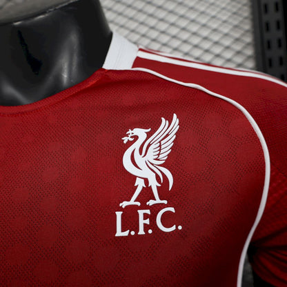 Camisa Liverpool I 2025/26 - Jogador Masculina - Vermelho e Branco